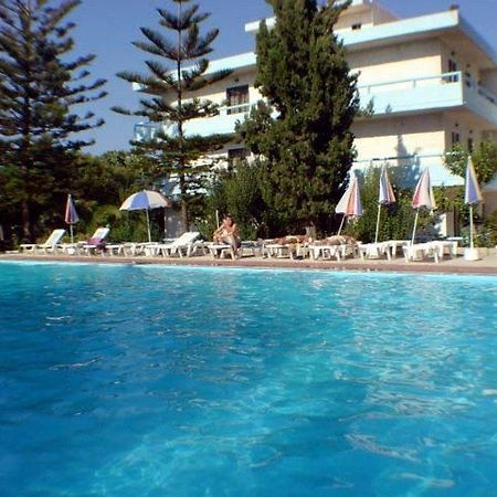 Benelux Hotel Κρεμαστή Εξωτερικό φωτογραφία